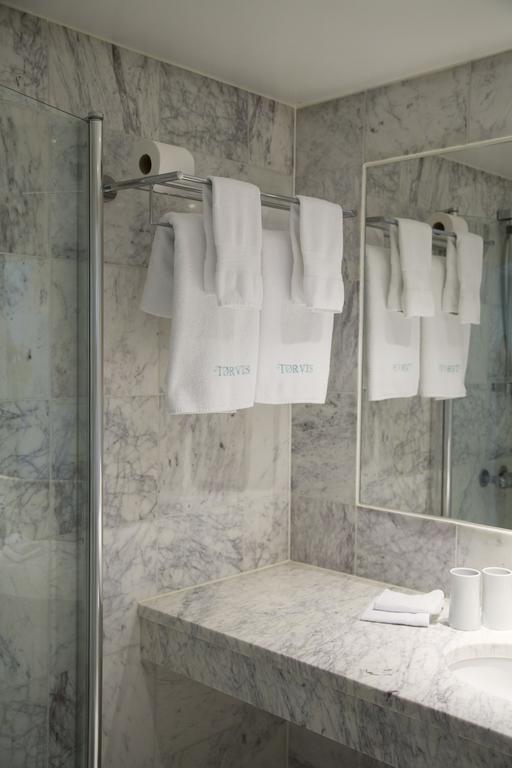 Torvis Hotel Luster Zimmer foto